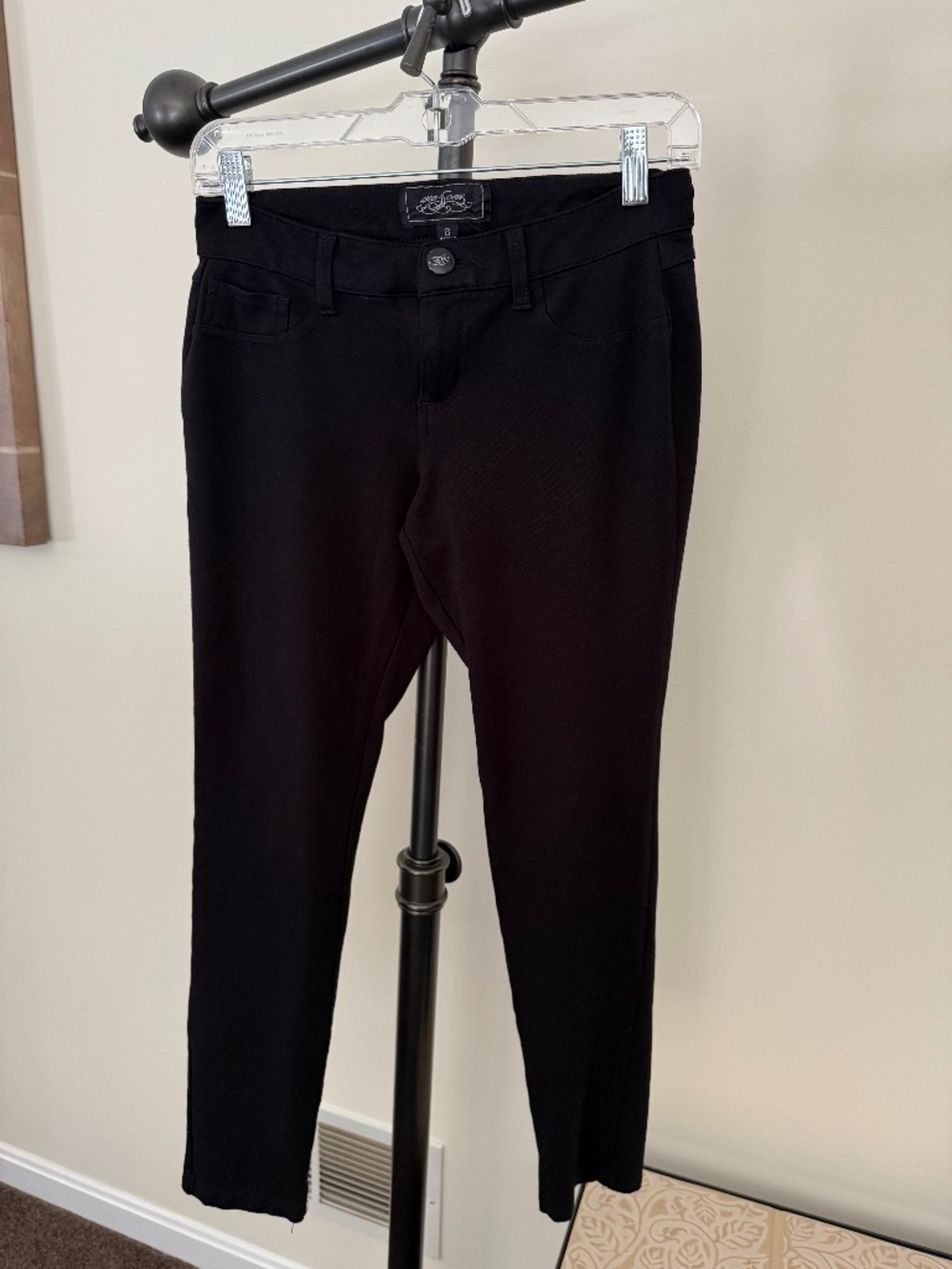 One 5 One Women’s Size 6 Black Mid Rise Skinny Ankle Pants / Jeggings